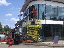 Einsetzen von gewölbten Scheiben